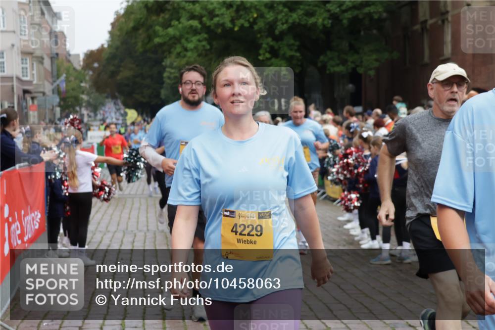 13.09.2026 - Kiel Lauf Yannick Fuchs http://msf.ph/oto/10458063 13.09.2026 09:50:29 Ziel 1545, 2811, 2816, 3289, 3561, 3698, 4229, 5184, 5254, 5596, 6592, 7585, 8023, 9109, 9549, 10302, 12319, 12705, 639, 951, 1033, 1366, 1796, 3042, 3602, 3914, 4856, 5535, 5619, 5791, 7142, 7864, 8023, 8042, 8584, 8585, 8589, 8790, 8890, 9122, 9683, 9780, 9793, 10074, 10108, 10178, 10487, 10491, 10548, 10653, 11565, 11814, 12462, 797, 3838, 4145, 4389, 5851, 6455, 7134, 7694, 8405, 8407, 8672, 9550, 9990, 10155, 10333, 11652, 3571, 6359, 6658 meine-sportfotos.de