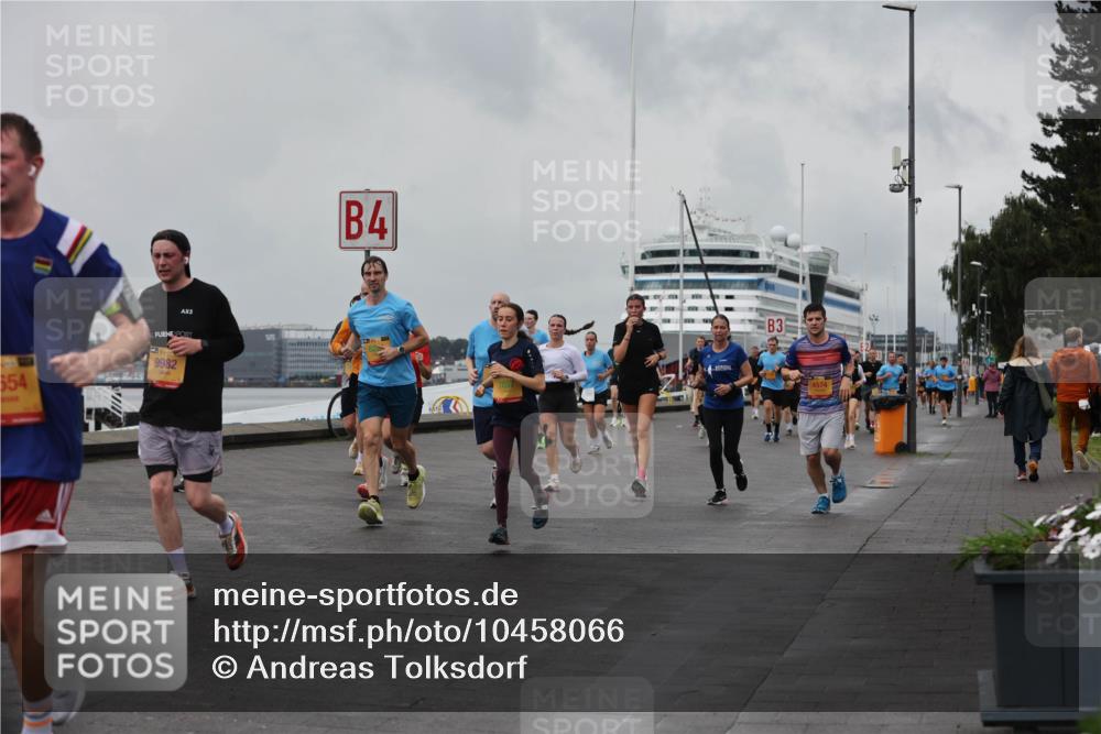 13.09.2026 - Kiel Lauf Andreas Tolksdorf http://msf.ph/oto/10458066 13.09.2026 11:59:19 Kiellinie 554, 9982, 4, 3, 4574 meine-sportfotos.de