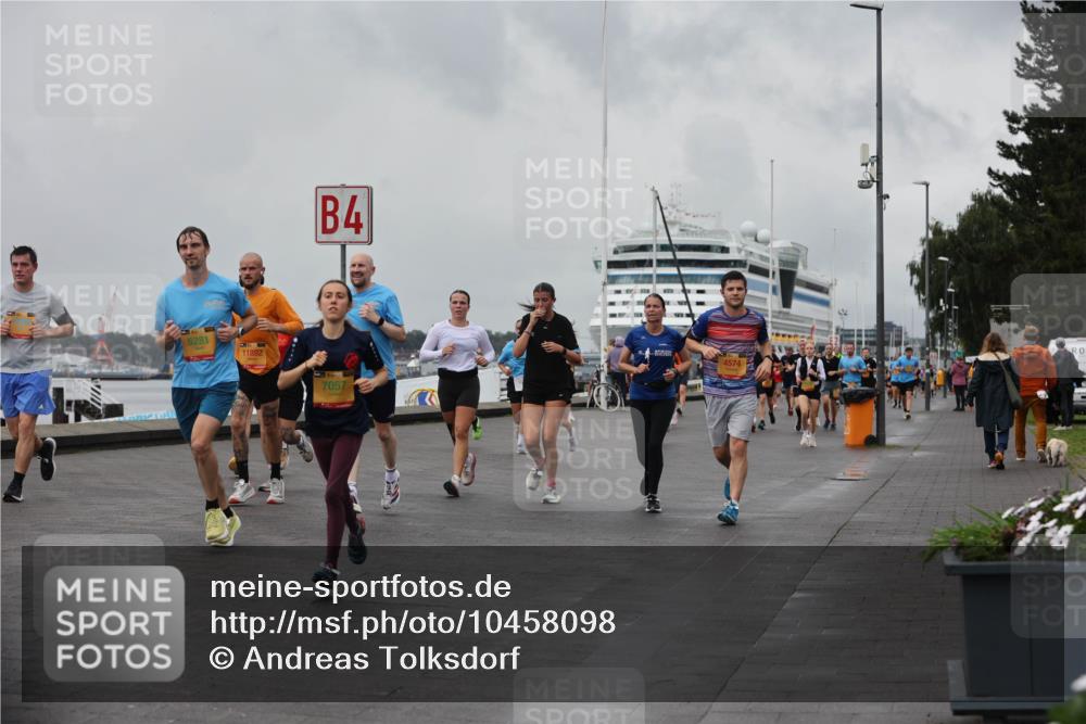 13.09.2026 - Kiel Lauf Andreas Tolksdorf http://msf.ph/oto/10458098 13.09.2026 11:59:20 Kiellinie 6281, 4, 7057, 4574 meine-sportfotos.de