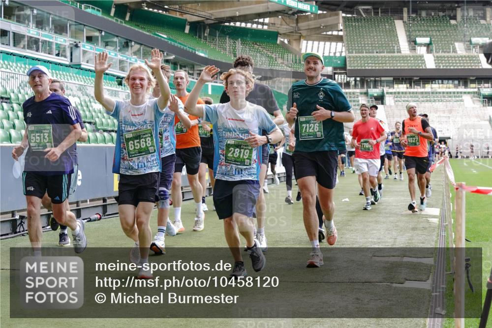 13.09.2026 - 21. swb-Marathon Bremen Michael Burmester http://msf.ph/oto/10458120 13.09.2026 13:11:42 Laufen im Stadion 118, 265, 373, 581, 703, 843, 984, 1113, 1226, 1334, 1435, 1738, 1849, 1851, 1894, 1936, 1952, 1967, 2202, 2248, 2281, 2284, 2299, 2330, 2333, 2336, 2339, 2342, 2353, 2375, 2377, 2398, 2426, 2432, 2443, 2531, 2589, 2654, 2659, 2669, 2673, 2682, 2784, 2804, 2819, 2822, 2836, 2850, 2907, 2932, 2976, 3026, 3027, 3079, 3082, 3089, 3122, 3143, 3155, 3159, 3174, 3207, 3208, 3308, 3328, 3349, 3352, 3370, 3409, 3410, 3470, 3549, 551 meine-sportfotos.de