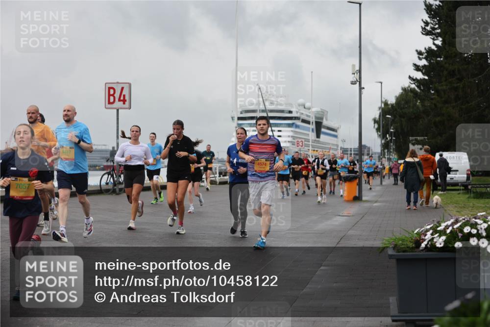 13.09.2026 - Kiel Lauf Andreas Tolksdorf http://msf.ph/oto/10458122 13.09.2026 11:59:21 Kiellinie 14, 3, 7057, 6317, 4, 4574, 3 meine-sportfotos.de