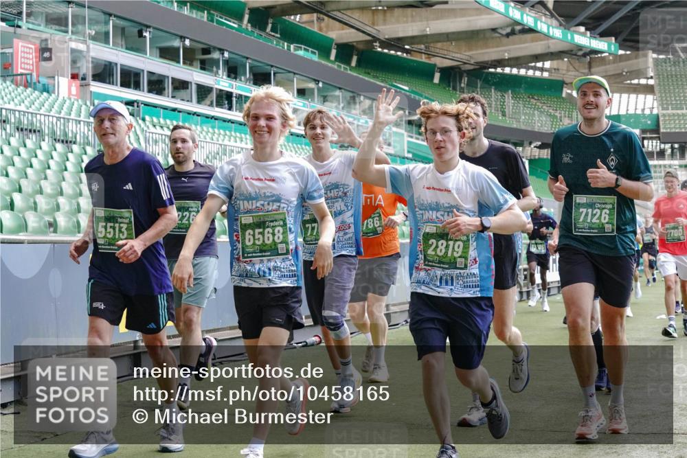 13.09.2026 - 21. swb-Marathon Bremen Michael Burmester http://msf.ph/oto/10458165 13.09.2026 13:11:43 Laufen im Stadion 118, 265, 373, 581, 703, 843, 984, 1113, 1226, 1334, 1435, 1738, 1849, 1851, 1894, 1936, 1952, 1967, 2202, 2248, 2281, 2284, 2299, 2330, 2333, 2336, 2339, 2342, 2353, 2375, 2377, 2398, 2426, 2432, 2443, 2531, 2589, 2654, 2659, 2669, 2673, 2682, 2784, 2804, 2819, 2822, 2836, 2850, 2907, 2932, 2976, 3026, 3027, 3079, 3082, 3089, 3122, 3143, 3155, 3159, 3174, 3207, 3208, 3308, 3328, 3349, 3352, 3370, 3409, 3410, 3470, 3549, 551 meine-sportfotos.de