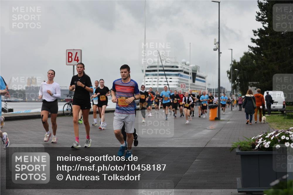 13.09.2026 - Kiel Lauf Andreas Tolksdorf http://msf.ph/oto/10458187 13.09.2026 11:59:22 Kiellinie 4, 8715, 4576, 3 meine-sportfotos.de