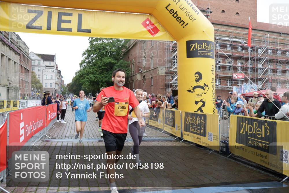 13.09.2026 - Kiel Lauf Yannick Fuchs http://msf.ph/oto/10458198 13.09.2026 09:50:38 Ziel 797, 1545, 2811, 2816, 3289, 3561, 3838, 4145, 5851, 6455, 6592, 7134, 7585, 7662, 7694, 8407, 8672, 9990, 10155, 10302, 10333, 10865, 12319, 12705, 639, 1366, 2811, 2816, 3042, 3602, 3698, 4229, 5184, 5254, 5535, 5596, 5619, 7142, 7864, 8023, 8042, 8890, 9109, 9549, 9683, 9780, 9793, 10074, 10108, 10487, 10491, 10548, 10653, 11565, 11814, 468, 763, 1373, 1949, 4389, 5235, 6138, 6336, 6647, 6829, 6893, 7449, 8405, 9550, 9551, 11141, 11652 meine-sportfotos.de