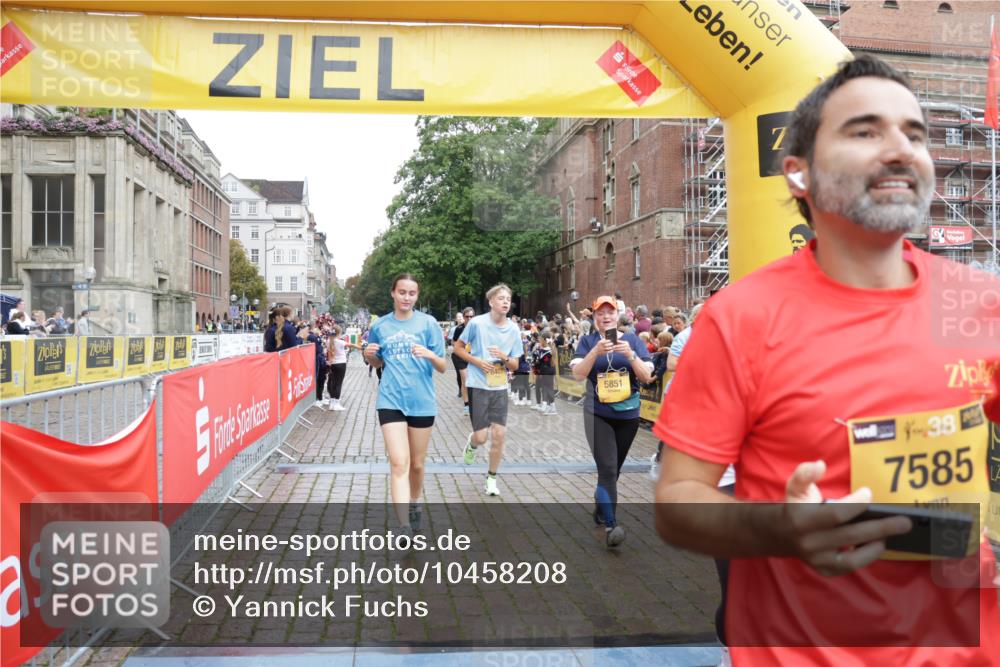 13.09.2026 - Kiel Lauf Yannick Fuchs http://msf.ph/oto/10458208 13.09.2026 09:50:39 Ziel 797, 1545, 3289, 3561, 3838, 4145, 4389, 5851, 6455, 6592, 7134, 7585, 7662, 7694, 8407, 8672, 9990, 10155, 10302, 10333, 10865, 12319, 12705, 1366, 2811, 2816, 3042, 3561, 3602, 3698, 4229, 5184, 5254, 5535, 5596, 5619, 7142, 7864, 8023, 8042, 8890, 9109, 9549, 9683, 9780, 9793, 10074, 10108, 10487, 10491, 10548, 10653, 11565, 11814, 468, 763, 764, 1373, 1949, 3723, 5235, 6138, 6336, 6647, 6829, 6893, 7449, 8405, 9550, 9551, 11141, 11652, 12103, 12834 meine-sportfotos.de
