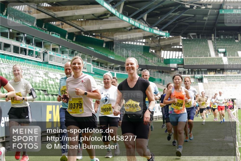 13.09.2026 - 21. swb-Marathon Bremen Michael Burmester http://msf.ph/oto/10458277 13.09.2026 10:33:44 Laufen im Stadion 10018, 10067, 10078, 10166, 10177, 10184, 10203, 10211, 10226, 10236, 10240, 10243, 10249, 10254, 10256, 10297, 10300, 10322, 10355, 10356, 10365, 10372, 10374, 10379, 10383, 10394, 10408, 10410, 10415, 10423, 10428, 10460, 10486, 10494, 10530, 10550, 10565, 10578, 10604, 10668, 10669, 10670, 10673, 10675, 10687, 10691, 10699, 10700, 10707, 10721, 10728, 10745, 10749, 10750, 10771, 10772, 10787, 10788, 10794, 10809, 10828, 10857, 10914, 11126, 11343 meine-sportfotos.de