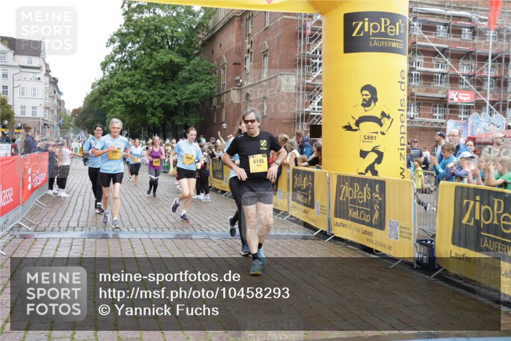 13.09.2026 - Kiel Lauf Yannick Fuchs http://msf.ph/oto/10458293 13.09.2026 09:50:42 Ziel 797, 1545, 3289, 3838, 4145, 4389, 5851, 6455, 6592, 7134, 7585, 7662, 7694, 8405, 8407, 8672, 9550, 9990, 10155, 10333, 10865, 12319, 12705, 1366, 1545, 2811, 2816, 3289, 3561, 3698, 4229, 5184, 5254, 5535, 5596, 5619, 7864, 8023, 8042, 9109, 9549, 9683, 9793, 10108, 10302, 10487, 10491, 10548, 10653, 12319, 12705, 249, 468, 763, 764, 1373, 1776, 1949, 3723, 5235, 6115, 6118, 6138, 6336, 6647, 6794, 6829, 6893, 7449, 7528, 9551, 11047, 11141, 11652, 12103, 12727, 12834 meine-sportfotos.de