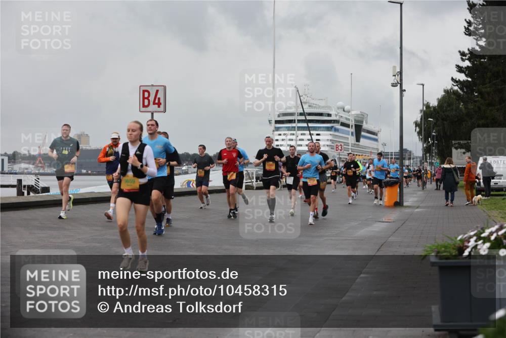 13.09.2026 - Kiel Lauf Andreas Tolksdorf http://msf.ph/oto/10458315 13.09.2026 11:59:28 Kiellinie 2025, 9659, 4, 3 meine-sportfotos.de