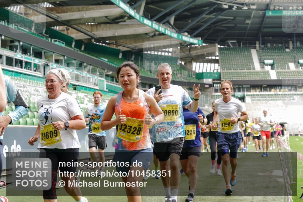 13.09.2026 - 21. swb-Marathon Bremen Michael Burmester http://msf.ph/oto/10458351 13.09.2026 10:33:45 Laufen im Stadion 10018, 10067, 10078, 10166, 10177, 10184, 10203, 10211, 10226, 10236, 10240, 10243, 10249, 10254, 10256, 10297, 10300, 10322, 10355, 10356, 10365, 10372, 10374, 10379, 10383, 10394, 10408, 10415, 10423, 10428, 10460, 10486, 10494, 10530, 10550, 10565, 10578, 10604, 10668, 10669, 10670, 10673, 10675, 10687, 10691, 10699, 10700, 10707, 10721, 10728, 10745, 10749, 10750, 10771, 10772, 10787, 10788, 10794, 10809, 10828, 10857, 10914, 11126, 11343 meine-sportfotos.de