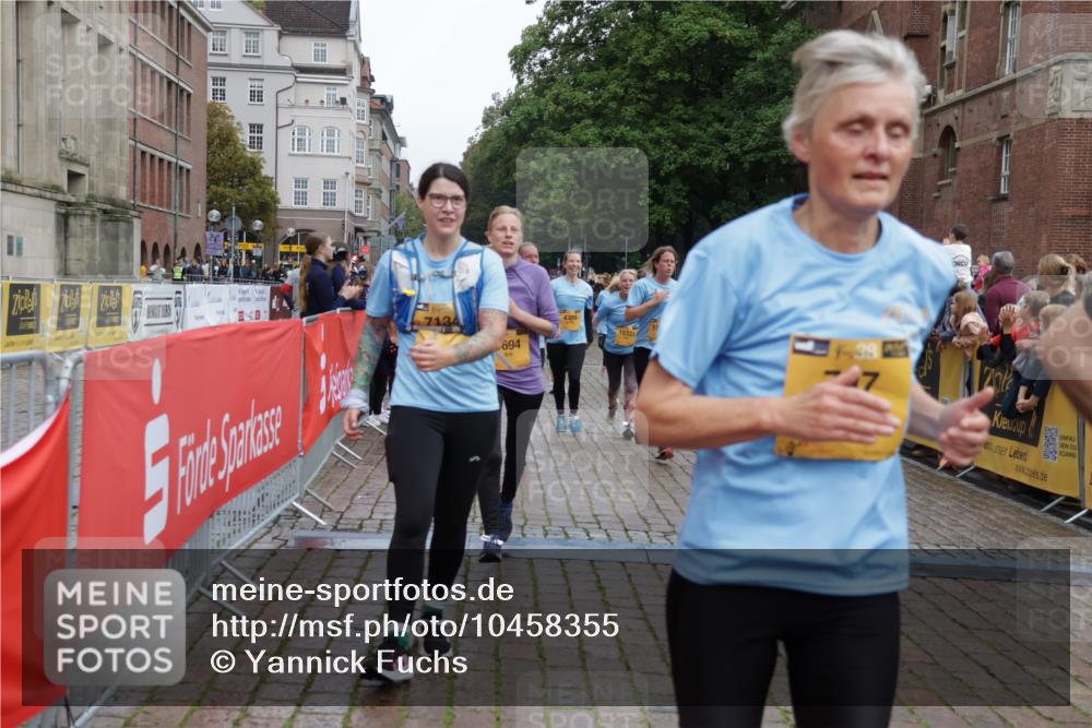 13.09.2026 - Kiel Lauf Yannick Fuchs http://msf.ph/oto/10458355 13.09.2026 09:50:44 Ziel 797, 3838, 4145, 4389, 5851, 6455, 6592, 7134, 7585, 7662, 7694, 8405, 8407, 8672, 9550, 9990, 10155, 10333, 10865, 11652, 1366, 1545, 2811, 2816, 3289, 3561, 3698, 4229, 5184, 5254, 5535, 5596, 6592, 7585, 7864, 8023, 8042, 9109, 9549, 9683, 9793, 10302, 10548, 12319, 12705, 249, 468, 763, 764, 1373, 1776, 1949, 2056, 3723, 5235, 6115, 6118, 6138, 6336, 6647, 6794, 6829, 6893, 7449, 7528, 9551, 11047, 11141, 12103, 12727, 12834 meine-sportfotos.de
