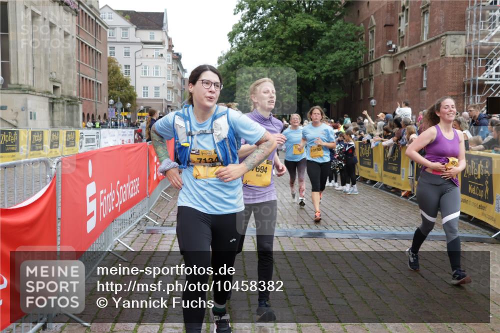 13.09.2026 - Kiel Lauf Yannick Fuchs http://msf.ph/oto/10458382 13.09.2026 09:50:45 Ziel 797, 3838, 4145, 4389, 5851, 6455, 6893, 7134, 7662, 7694, 8405, 8407, 8672, 9550, 9990, 10155, 10333, 10865, 11652, 1366, 1545, 2811, 2816, 3289, 3561, 3698, 4229, 5184, 5254, 5535, 5596, 5851, 6592, 7585, 7662, 7864, 8023, 8042, 9109, 9549, 9683, 9793, 10302, 10548, 12319, 12705, 249, 468, 763, 764, 1373, 1776, 1949, 2056, 3723, 5235, 6115, 6118, 6138, 6336, 6647, 6794, 6829, 7449, 7528, 9551, 11047, 11141, 12103, 12727, 12834, 8042 meine-sportfotos.de