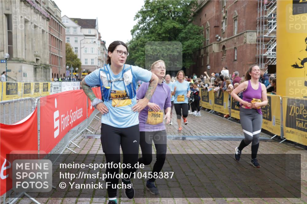 13.09.2026 - Kiel Lauf Yannick Fuchs http://msf.ph/oto/10458387 13.09.2026 09:50:46 Ziel 797, 3838, 4145, 4389, 6336, 6455, 6893, 7134, 7694, 8405, 8407, 8672, 9550, 9990, 10155, 10333, 10865, 11652, 1366, 1545, 2811, 2816, 3289, 3561, 3698, 4229, 5184, 5254, 5535, 5596, 5851, 6592, 7585, 7662, 8023, 8042, 8407, 9109, 9549, 9683, 9793, 10302, 10548, 10865, 12319, 12705, 249, 468, 763, 764, 1373, 1776, 1949, 2056, 3723, 5235, 5445, 6115, 6118, 6138, 6647, 6794, 6829, 7449, 7528, 9551, 11047, 11141, 12103, 12727, 12834, 1366, 8042 meine-sportfotos.de