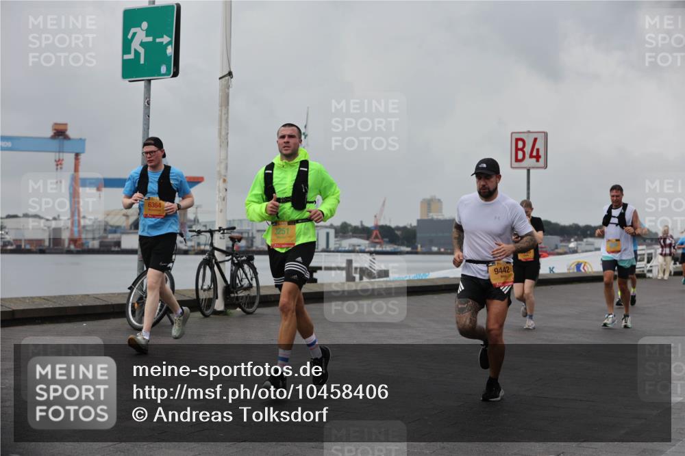 13.09.2026 - Kiel Lauf Andreas Tolksdorf http://msf.ph/oto/10458406 13.09.2026 11:59:40 Kiellinie 6364, 39, 3251, 9442, 4 meine-sportfotos.de