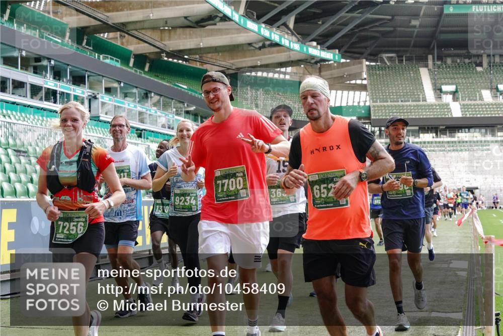 13.09.2026 - 21. swb-Marathon Bremen Michael Burmester http://msf.ph/oto/10458409 13.09.2026 13:11:47 Laufen im Stadion 118, 265, 373, 514, 581, 703, 843, 984, 1113, 1226, 1334, 1435, 1738, 1849, 1851, 1894, 1936, 1952, 1967, 2202, 2248, 2281, 2284, 2299, 2330, 2333, 2336, 2339, 2342, 2353, 2375, 2377, 2398, 2426, 2432, 2443, 2505, 2531, 2589, 2654, 2659, 2669, 2673, 2682, 2784, 2804, 2815, 2819, 2822, 2836, 2850, 2907, 2932, 2963, 2966, 2976, 3026, 3027, 3079, 3082, 3089, 3122, 3143, 3155, 3159, 3174, 3207, 3208, 3308, 3328, 3349, 3352, 3370, 3409, 3410, 3470, 3549, 551 meine-sportfotos.de