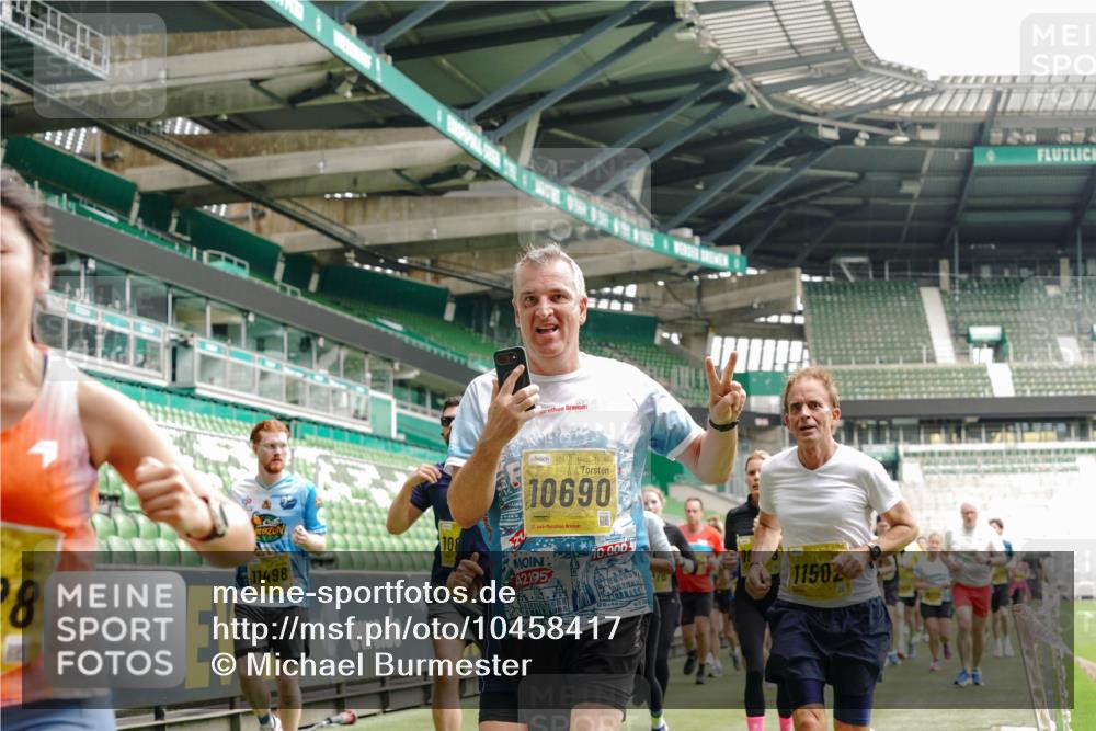 13.09.2026 - 21. swb-Marathon Bremen Michael Burmester http://msf.ph/oto/10458417 13.09.2026 10:33:46 Laufen im Stadion 10018, 10067, 10078, 10166, 10177, 10184, 10203, 10211, 10226, 10236, 10240, 10243, 10249, 10254, 10256, 10297, 10300, 10322, 10355, 10356, 10365, 10372, 10374, 10379, 10383, 10394, 10408, 10415, 10423, 10428, 10460, 10486, 10494, 10530, 10550, 10565, 10578, 10604, 10668, 10669, 10670, 10673, 10675, 10687, 10691, 10699, 10700, 10707, 10721, 10728, 10745, 10749, 10750, 10771, 10772, 10787, 10788, 10794, 10809, 10828, 10857, 10914, 11126, 11162, 11343 meine-sportfotos.de