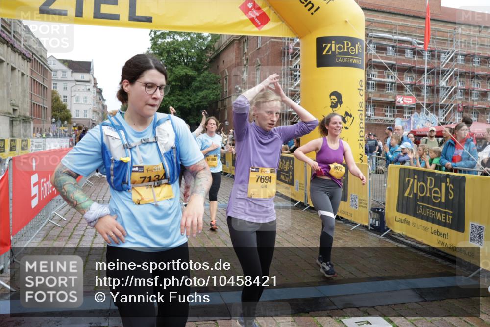 13.09.2026 - Kiel Lauf Yannick Fuchs http://msf.ph/oto/10458421 13.09.2026 09:50:47 Ziel 797, 3838, 4145, 4389, 5235, 6336, 6455, 6647, 6893, 7134, 7694, 8405, 8672, 9550, 9990, 10155, 10333, 11652, 1366, 1545, 2811, 2816, 3289, 3561, 3698, 4229, 5184, 5254, 5535, 5596, 5851, 6592, 7585, 7662, 8023, 8042, 8407, 9109, 9549, 9683, 9793, 10302, 10548, 10865, 12319, 12705, 249, 468, 763, 764, 1373, 1776, 1949, 2056, 3723, 5445, 6115, 6118, 6138, 6794, 6829, 6923, 7449, 7528, 9551, 11047, 11141, 12103, 12727, 12834, 1366, 5535, 8042 meine-sportfotos.de