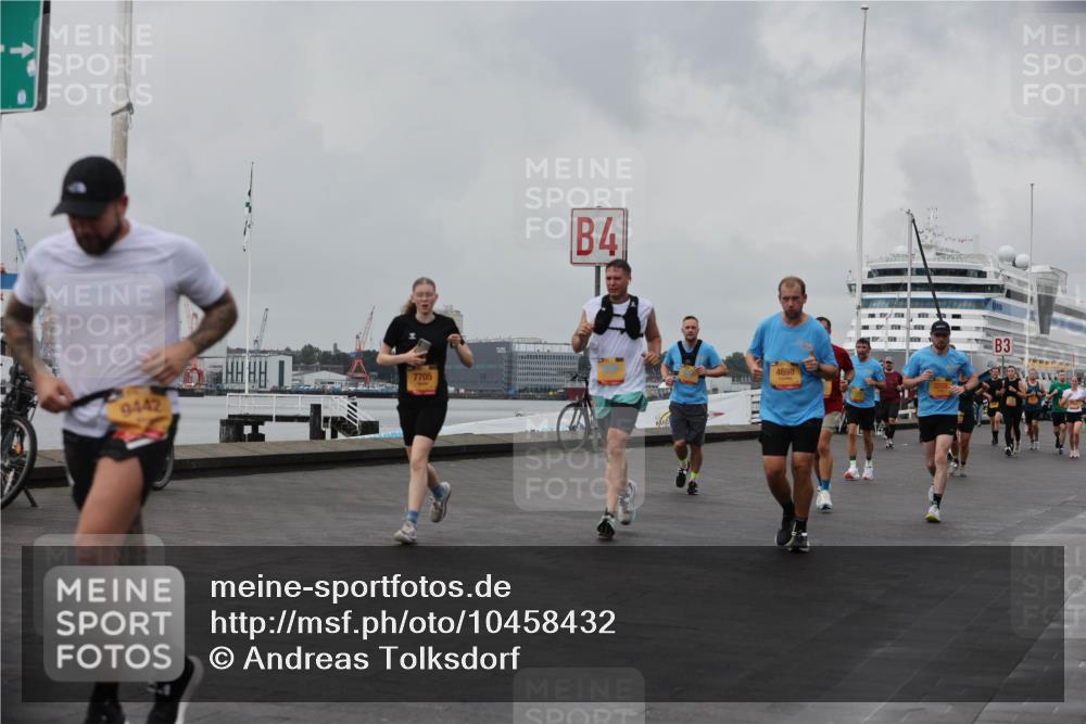 13.09.2026 - Kiel Lauf Andreas Tolksdorf http://msf.ph/oto/10458432 13.09.2026 11:59:41 Kiellinie 7705, 9442, 4, 1, 455, 4698, 01, 3 meine-sportfotos.de
