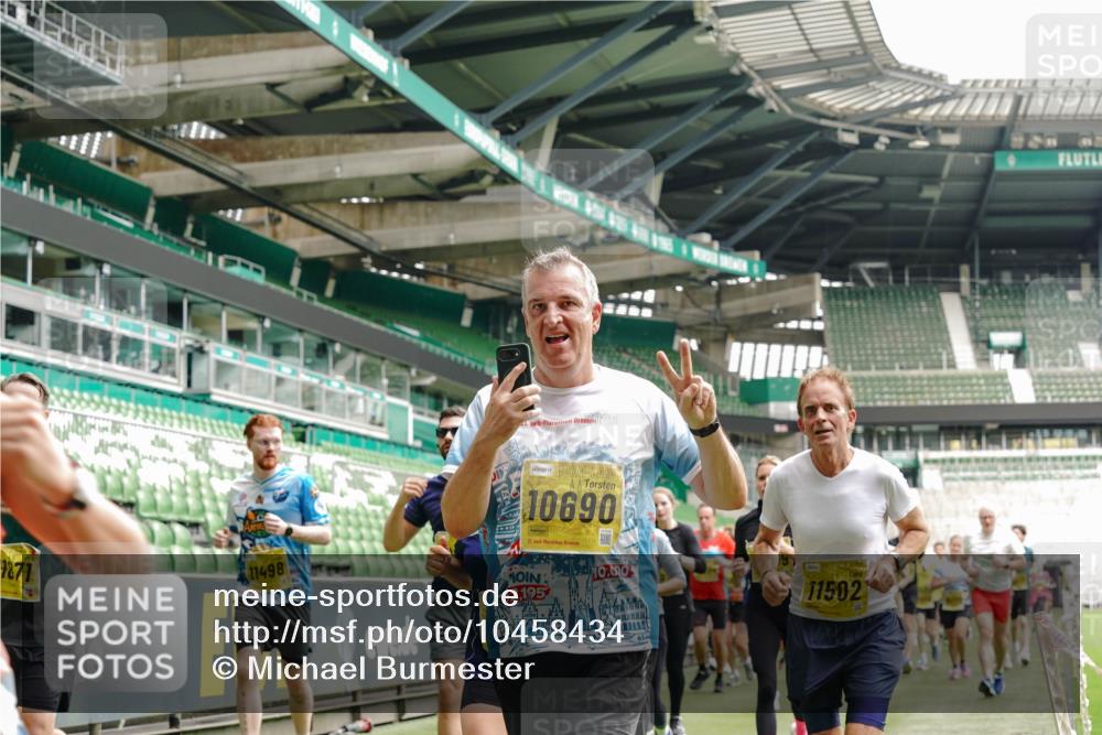 13.09.2026 - 21. swb-Marathon Bremen Michael Burmester http://msf.ph/oto/10458434 13.09.2026 10:33:46 Laufen im Stadion 10018, 10067, 10078, 10166, 10177, 10184, 10203, 10211, 10226, 10236, 10240, 10243, 10249, 10254, 10256, 10297, 10300, 10322, 10355, 10356, 10365, 10372, 10374, 10379, 10383, 10394, 10408, 10415, 10423, 10428, 10460, 10486, 10494, 10530, 10550, 10565, 10578, 10604, 10668, 10669, 10670, 10673, 10675, 10687, 10691, 10699, 10700, 10707, 10721, 10728, 10745, 10749, 10750, 10771, 10772, 10787, 10788, 10794, 10809, 10828, 10857, 10914, 11126, 11162, 11343 meine-sportfotos.de