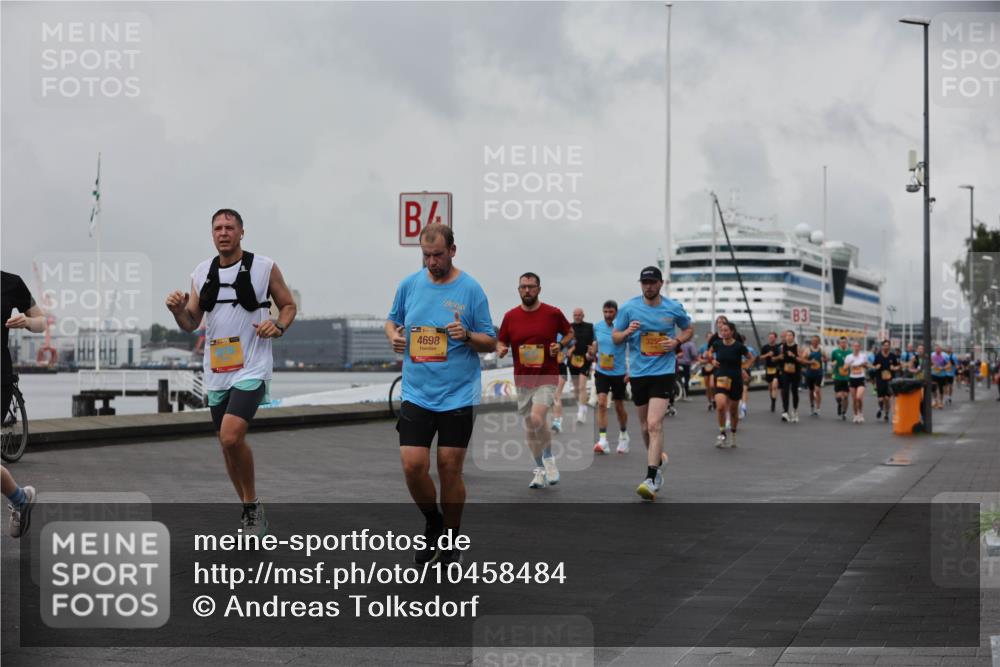 13.09.2026 - Kiel Lauf Andreas Tolksdorf http://msf.ph/oto/10458484 13.09.2026 11:59:43 Kiellinie 4698 meine-sportfotos.de
