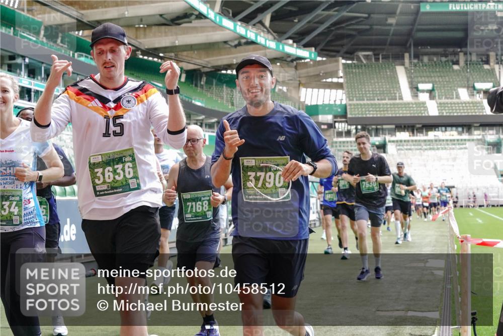 13.09.2026 - 21. swb-Marathon Bremen Michael Burmester http://msf.ph/oto/10458512 13.09.2026 13:11:48 Laufen im Stadion 118, 265, 373, 514, 581, 703, 843, 984, 1113, 1226, 1286, 1334, 1435, 1738, 1849, 1851, 1894, 1936, 1952, 1967, 2202, 2248, 2281, 2284, 2299, 2330, 2333, 2336, 2339, 2342, 2353, 2375, 2377, 2398, 2426, 2432, 2443, 2505, 2531, 2589, 2654, 2659, 2669, 2673, 2682, 2784, 2804, 2815, 2819, 2822, 2836, 2850, 2907, 2932, 2963, 2966, 2976, 3026, 3027, 3079, 3082, 3089, 3143, 3155, 3159, 3174, 3207, 3208, 3308, 3328, 3349, 3352, 3370, 3409, 3410, 3470, 3549, 551 meine-sportfotos.de