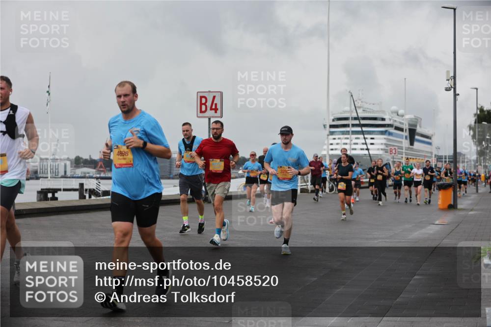 13.09.2026 - Kiel Lauf Andreas Tolksdorf http://msf.ph/oto/10458520 13.09.2026 11:59:44 Kiellinie 4698, 4, 325, 3 meine-sportfotos.de