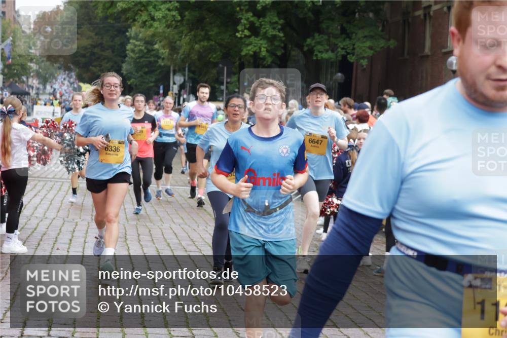 13.09.2026 - Kiel Lauf Yannick Fuchs http://msf.ph/oto/10458523 13.09.2026 09:50:53 Ziel 468, 763, 1373, 1949, 4389, 5235, 6138, 6336, 6455, 6647, 6829, 6893, 7449, 8405, 9550, 9551, 10155, 10333, 11141, 11652, 797, 1545, 2811, 2816, 3289, 3561, 3698, 3838, 4145, 4229, 5184, 5254, 5596, 5851, 6455, 6592, 7134, 7585, 7662, 7694, 8023, 8407, 8672, 9109, 9549, 9990, 10155, 10302, 10333, 10865, 12319, 12705, 232, 249, 764, 1776, 2056, 2777, 3723, 4217, 5445, 6009, 6115, 6118, 6794, 6923, 7528, 10626, 11047, 12103, 12727, 12834, 1366, 5184, 5254, 5535, 8023, 8042 meine-sportfotos.de