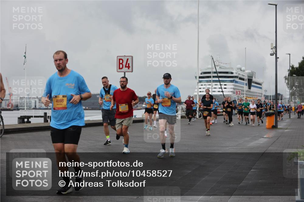 13.09.2026 - Kiel Lauf Andreas Tolksdorf http://msf.ph/oto/10458527 13.09.2026 11:59:44 Kiellinie 4698, 4, 3255, 3 meine-sportfotos.de