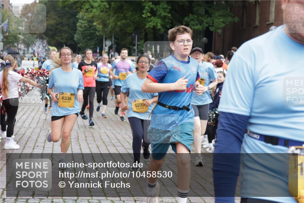 13.09.2026 - Kiel Lauf Yannick Fuchs http://msf.ph/oto/10458530 13.09.2026 09:50:53 Ziel 468, 763, 1373, 1949, 4389, 5235, 6138, 6336, 6455, 6647, 6829, 6893, 7449, 8405, 9550, 9551, 10155, 10333, 11141, 11652, 797, 1545, 2811, 2816, 3289, 3561, 3698, 3838, 4145, 4229, 5184, 5254, 5596, 5851, 6455, 6592, 7134, 7585, 7662, 7694, 8023, 8407, 8672, 9109, 9549, 9990, 10155, 10302, 10333, 10865, 12319, 12705, 232, 249, 764, 1776, 2056, 2777, 3723, 4217, 5445, 6009, 6115, 6118, 6794, 6923, 7528, 10626, 11047, 12103, 12727, 12834, 1366, 5184, 5254, 5535, 8023, 8042 meine-sportfotos.de