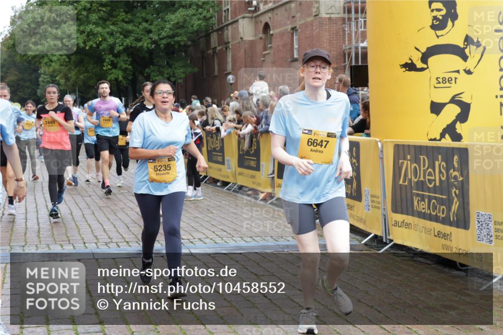 13.09.2026 - Kiel Lauf Yannick Fuchs http://msf.ph/oto/10458552 13.09.2026 09:50:56 Ziel 249, 468, 763, 764, 1373, 1949, 3723, 5235, 6115, 6118, 6138, 6336, 6647, 6794, 6829, 6893, 7449, 8405, 9550, 9551, 11141, 11652, 12103, 12727, 12834, 797, 1545, 2811, 2816, 3289, 3561, 3698, 3838, 4145, 4229, 4389, 5184, 5596, 5851, 6455, 6592, 7134, 7585, 7662, 7694, 8405, 8407, 8672, 9109, 9549, 9550, 9990, 10155, 10302, 10333, 10865, 12319, 12705, 232, 1776, 2056, 2466, 2777, 4217, 5445, 6009, 6923, 7528, 10626, 11047, 1366, 5184, 5254, 5535, 8023 meine-sportfotos.de