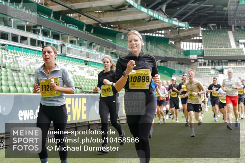 13.09.2026 - 21. swb-Marathon Bremen Michael Burmester http://msf.ph/oto/10458566 13.09.2026 10:33:49 Laufen im Stadion 10018, 10067, 10078, 10166, 10177, 10184, 10203, 10211, 10226, 10236, 10240, 10243, 10249, 10254, 10297, 10300, 10322, 10355, 10356, 10365, 10372, 10374, 10379, 10383, 10394, 10408, 10415, 10423, 10428, 10460, 10486, 10494, 10530, 10550, 10565, 10578, 10604, 10639, 10668, 10669, 10670, 10673, 10675, 10687, 10691, 10699, 10700, 10721, 10728, 10745, 10749, 10750, 10771, 10772, 10787, 10788, 10794, 10809, 10828, 10857, 10914, 11126, 11162, 11343, 11803 meine-sportfotos.de