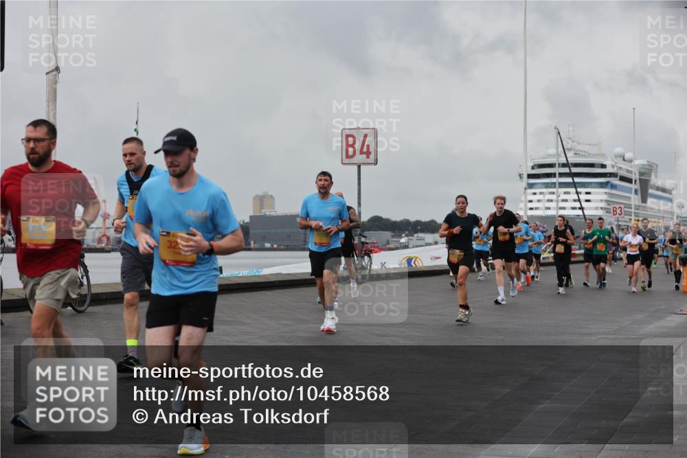 13.09.2026 - Kiel Lauf Andreas Tolksdorf http://msf.ph/oto/10458568 13.09.2026 11:59:46 Kiellinie 32, 4, 3 meine-sportfotos.de