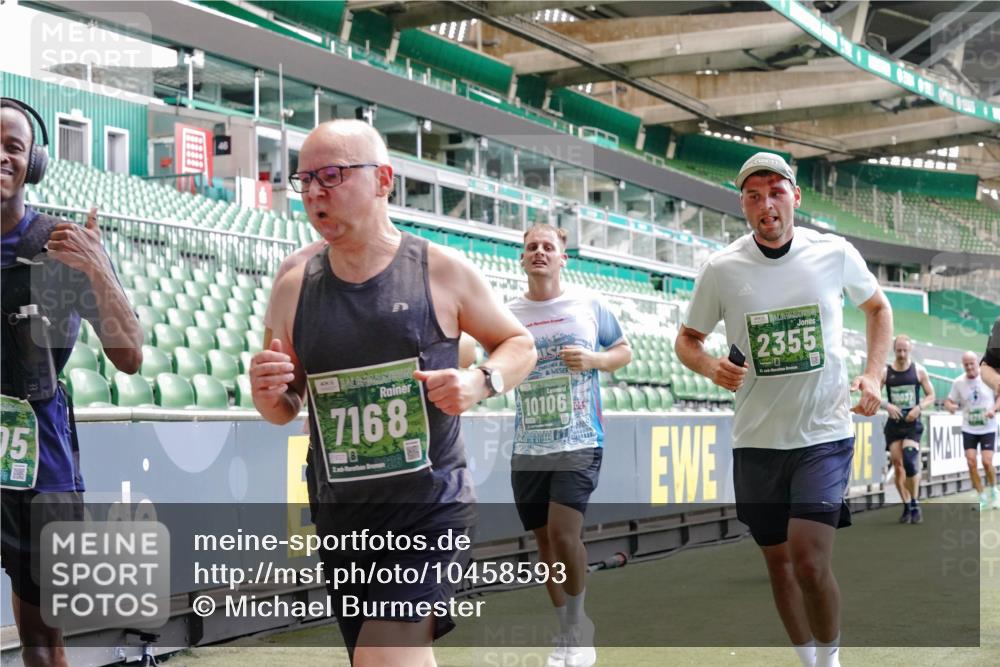 13.09.2026 - 21. swb-Marathon Bremen Michael Burmester http://msf.ph/oto/10458593 13.09.2026 13:11:49 Laufen im Stadion 118, 265, 373, 514, 581, 703, 843, 984, 1113, 1226, 1286, 1334, 1435, 1738, 1849, 1851, 1894, 1936, 1952, 1967, 2248, 2281, 2284, 2299, 2330, 2333, 2336, 2339, 2342, 2353, 2375, 2377, 2398, 2426, 2432, 2443, 2505, 2531, 2589, 2654, 2659, 2669, 2673, 2682, 2784, 2804, 2815, 2819, 2822, 2836, 2850, 2907, 2932, 2963, 2966, 2976, 3026, 3027, 3079, 3082, 3143, 3155, 3159, 3174, 3207, 3208, 3308, 3328, 3349, 3352, 3370, 3409, 3410, 3470, 3549, 551 meine-sportfotos.de