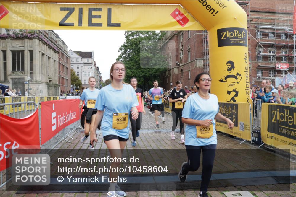 13.09.2026 - Kiel Lauf Yannick Fuchs http://msf.ph/oto/10458604 13.09.2026 09:50:57 Ziel 249, 468, 763, 764, 1373, 1776, 1949, 3723, 5235, 6115, 6118, 6138, 6336, 6647, 6794, 6829, 6893, 7449, 7528, 9551, 11047, 11141, 11652, 12103, 12727, 12834, 797, 1545, 2811, 2816, 3289, 3561, 3698, 3838, 4145, 4229, 4389, 5596, 5851, 6455, 6592, 7134, 7585, 7662, 7694, 8405, 8407, 8672, 9109, 9550, 9990, 10155, 10302, 10333, 10865, 12319, 12705, 232, 2056, 2466, 2777, 4217, 5445, 6009, 6923, 10626, 4229, 5184, 5254, 5535, 8023 meine-sportfotos.de