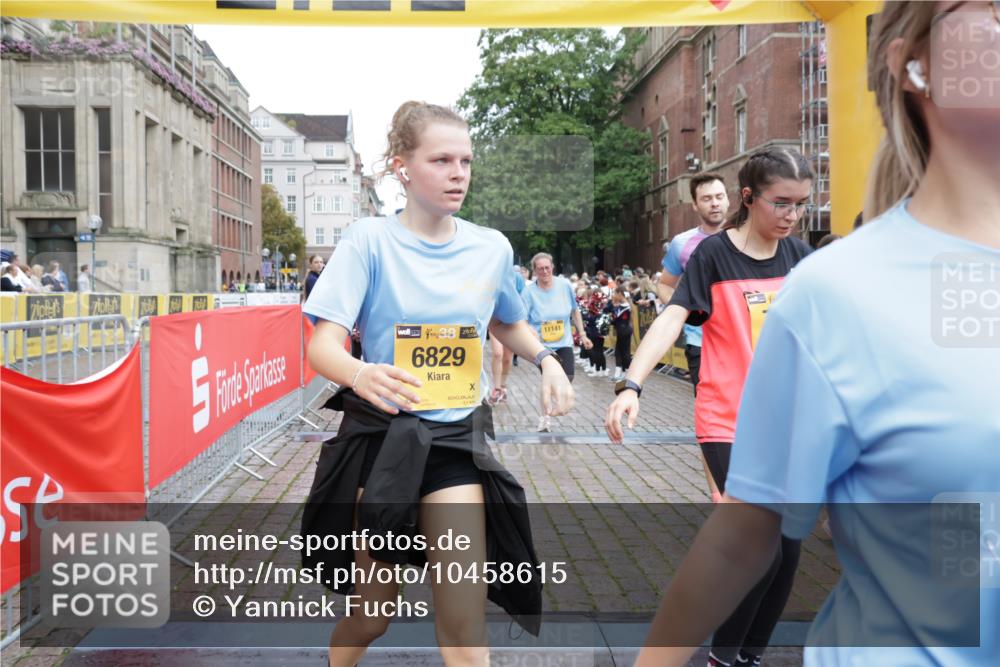 13.09.2026 - Kiel Lauf Yannick Fuchs http://msf.ph/oto/10458615 13.09.2026 09:50:59 Ziel 249, 468, 763, 764, 1373, 1776, 1949, 2056, 3723, 5235, 6115, 6118, 6138, 6336, 6647, 6794, 6829, 6893, 7449, 7528, 9551, 11047, 11141, 12103, 12727, 12834, 797, 1545, 2811, 2816, 3289, 3561, 3698, 3838, 4145, 4229, 4389, 5596, 5851, 6455, 6592, 7134, 7585, 7662, 7694, 8405, 8407, 8672, 9109, 9550, 9990, 10155, 10302, 10333, 10865, 11652, 12319, 12705, 232, 940, 956, 2466, 2777, 4217, 5445, 6009, 6923, 10626, 4229, 5184, 5254, 8023 meine-sportfotos.de