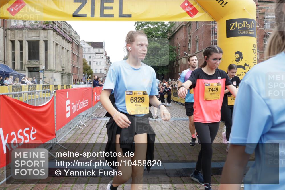 13.09.2026 - Kiel Lauf Yannick Fuchs http://msf.ph/oto/10458620 13.09.2026 09:50:59 Ziel 249, 468, 763, 764, 1373, 1776, 1949, 2056, 3723, 5235, 6115, 6118, 6138, 6336, 6647, 6794, 6829, 6893, 7449, 7528, 9551, 11047, 11141, 12103, 12727, 12834, 797, 1545, 2811, 2816, 3289, 3561, 3698, 3838, 4145, 4229, 4389, 5596, 5851, 6455, 6592, 7134, 7585, 7662, 7694, 8405, 8407, 8672, 9109, 9550, 9990, 10155, 10302, 10333, 10865, 11652, 12319, 12705, 232, 940, 956, 2466, 2777, 4217, 5445, 6009, 6923, 10626, 4229, 5184, 5254, 8023 meine-sportfotos.de