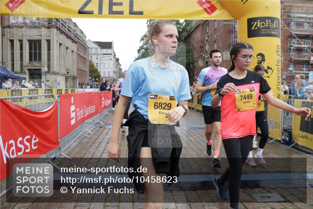 13.09.2026 - Kiel Lauf Yannick Fuchs http://msf.ph/oto/10458623 13.09.2026 09:50:59 Ziel 249, 468, 763, 764, 1373, 1776, 1949, 2056, 3723, 5235, 6115, 6118, 6138, 6336, 6647, 6794, 6829, 6893, 7449, 7528, 9551, 11047, 11141, 12103, 12727, 12834, 797, 1545, 2811, 2816, 3289, 3561, 3698, 3838, 4145, 4229, 4389, 5596, 5851, 6455, 6592, 7134, 7585, 7662, 7694, 8405, 8407, 8672, 9109, 9550, 9990, 10155, 10302, 10333, 10865, 11652, 12319, 12705, 232, 940, 956, 2466, 2777, 4217, 5445, 6009, 6923, 10626, 4229, 5184, 5254, 8023 meine-sportfotos.de