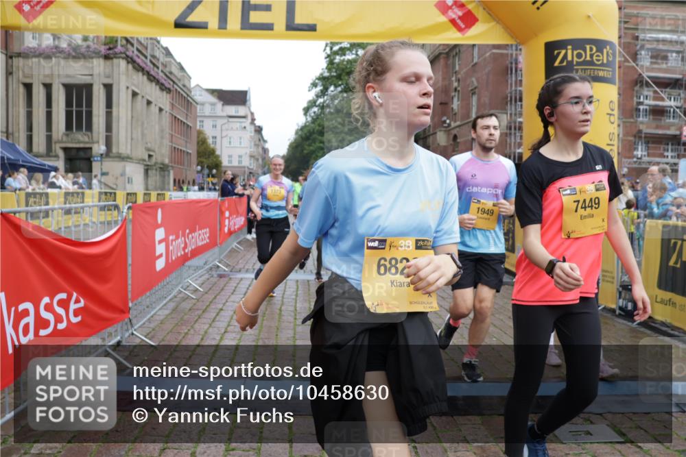 13.09.2026 - Kiel Lauf Yannick Fuchs http://msf.ph/oto/10458630 13.09.2026 09:50:59 Ziel 249, 468, 763, 764, 1373, 1776, 1949, 2056, 3723, 5235, 6115, 6118, 6138, 6336, 6647, 6794, 6829, 6893, 7449, 7528, 9551, 11047, 11141, 12103, 12727, 12834, 797, 1545, 2811, 2816, 3289, 3561, 3698, 3838, 4145, 4229, 4389, 5596, 5851, 6455, 6592, 7134, 7585, 7662, 7694, 8405, 8407, 8672, 9109, 9550, 9990, 10155, 10302, 10333, 10865, 11652, 12319, 12705, 232, 940, 956, 2466, 2777, 4217, 5445, 6009, 6923, 10626, 4229, 5184, 5254, 8023 meine-sportfotos.de