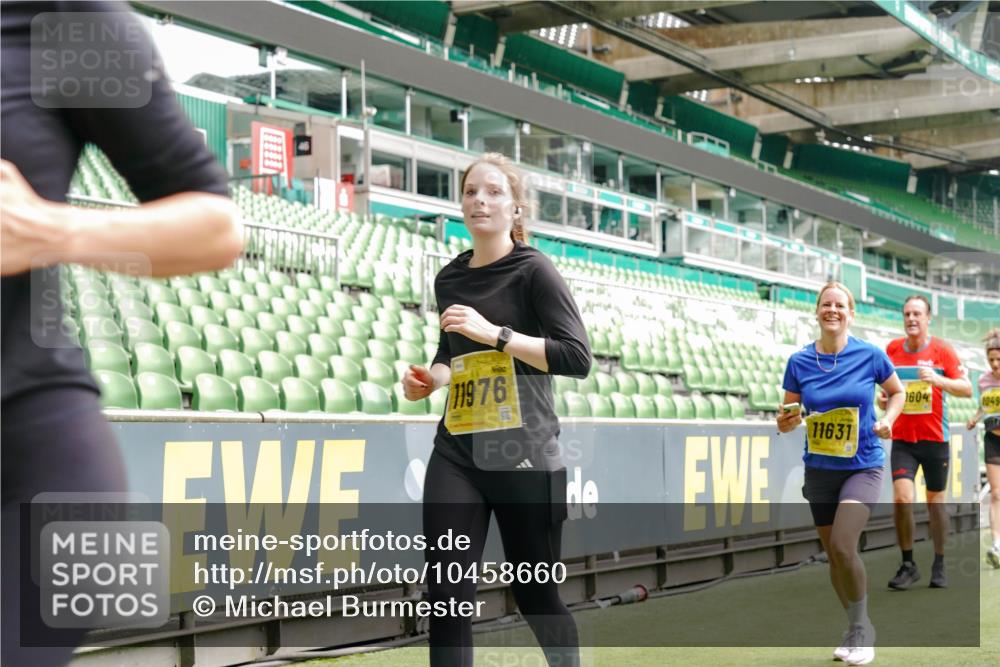 13.09.2026 - 21. swb-Marathon Bremen Michael Burmester http://msf.ph/oto/10458660 13.09.2026 10:33:50 Laufen im Stadion 10018, 10067, 10078, 10166, 10177, 10184, 10203, 10211, 10226, 10236, 10240, 10243, 10249, 10254, 10297, 10300, 10322, 10355, 10356, 10372, 10374, 10379, 10383, 10394, 10408, 10415, 10423, 10428, 10460, 10486, 10494, 10530, 10550, 10565, 10578, 10604, 10639, 10668, 10669, 10670, 10673, 10675, 10687, 10691, 10699, 10700, 10721, 10728, 10745, 10749, 10750, 10771, 10772, 10787, 10788, 10794, 10809, 10828, 10857, 10914, 11126, 11162, 11343, 11803, 11965 meine-sportfotos.de
