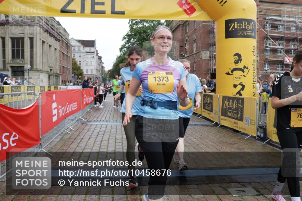 13.09.2026 - Kiel Lauf Yannick Fuchs http://msf.ph/oto/10458676 13.09.2026 09:51:01 Ziel 249, 468, 763, 764, 1373, 1776, 1949, 2056, 3723, 5235, 5445, 6115, 6118, 6138, 6336, 6647, 6794, 6829, 7449, 7528, 9551, 11047, 11141, 12103, 12727, 12834, 797, 1545, 2811, 2816, 3289, 3561, 3698, 3838, 4145, 4389, 5851, 6336, 6455, 6592, 6893, 7134, 7585, 7662, 7694, 8405, 8407, 8672, 9109, 9550, 9990, 10155, 10302, 10333, 10865, 11652, 12319, 12705, 232, 940, 956, 2466, 2777, 4217, 5731, 6009, 6923, 10626, 11852, 2811, 2816, 3561, 4229, 5184, 5254, 8023 meine-sportfotos.de