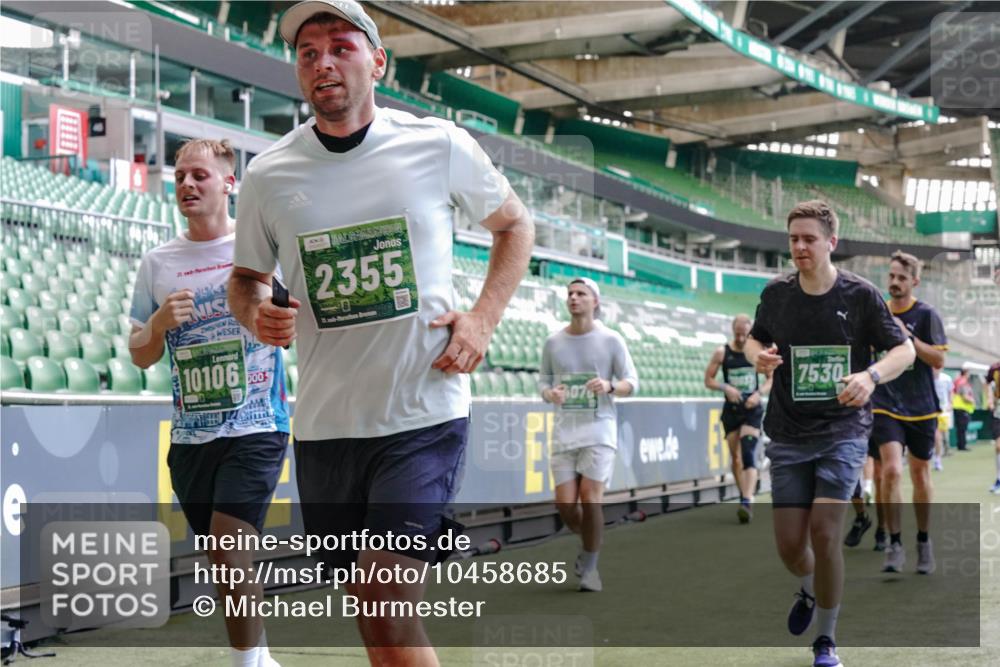 13.09.2026 - 21. swb-Marathon Bremen Michael Burmester http://msf.ph/oto/10458685 13.09.2026 13:11:50 Laufen im Stadion 118, 265, 373, 514, 581, 703, 843, 984, 1113, 1226, 1286, 1334, 1435, 1738, 1849, 1851, 1894, 1936, 1952, 1967, 2248, 2281, 2284, 2299, 2330, 2333, 2336, 2342, 2353, 2375, 2377, 2398, 2426, 2432, 2443, 2505, 2531, 2589, 2654, 2659, 2669, 2673, 2682, 2784, 2804, 2815, 2819, 2822, 2836, 2850, 2895, 2907, 2932, 2963, 2966, 2976, 3026, 3027, 3079, 3082, 3143, 3155, 3159, 3174, 3207, 3208, 3308, 3328, 3349, 3352, 3370, 3409, 3410, 3470, 3549, 551 meine-sportfotos.de
