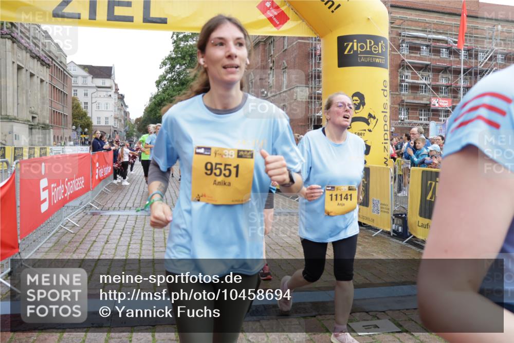 13.09.2026 - Kiel Lauf Yannick Fuchs http://msf.ph/oto/10458694 13.09.2026 09:51:01 Ziel 249, 468, 763, 764, 1373, 1776, 1949, 2056, 3723, 5235, 5445, 6115, 6118, 6138, 6336, 6647, 6794, 6829, 7449, 7528, 9551, 11047, 11141, 12103, 12727, 12834, 797, 1545, 2811, 2816, 3289, 3561, 3698, 3838, 4145, 4389, 5851, 6336, 6455, 6592, 6893, 7134, 7585, 7662, 7694, 8405, 8407, 8672, 9109, 9550, 9990, 10155, 10302, 10333, 10865, 11652, 12319, 12705, 232, 940, 956, 2466, 2777, 4217, 5731, 6009, 6923, 10626, 11852, 2811, 2816, 3561, 4229, 5184, 5254, 8023 meine-sportfotos.de