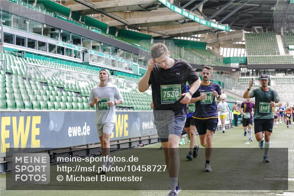 13.09.2026 - 21. swb-Marathon Bremen Michael Burmester http://msf.ph/oto/10458727 13.09.2026 13:11:51 Laufen im Stadion 118, 265, 373, 514, 581, 703, 843, 984, 1113, 1226, 1286, 1334, 1435, 1738, 1849, 1851, 1894, 1936, 1952, 1967, 2248, 2281, 2284, 2299, 2330, 2333, 2336, 2342, 2353, 2375, 2377, 2398, 2426, 2432, 2443, 2505, 2531, 2589, 2654, 2659, 2669, 2673, 2784, 2804, 2815, 2819, 2822, 2836, 2850, 2895, 2907, 2932, 2963, 2966, 2976, 3026, 3027, 3079, 3082, 3143, 3155, 3159, 3174, 3207, 3208, 3308, 3328, 3349, 3352, 3370, 3409, 3410, 3470, 3549, 551 meine-sportfotos.de