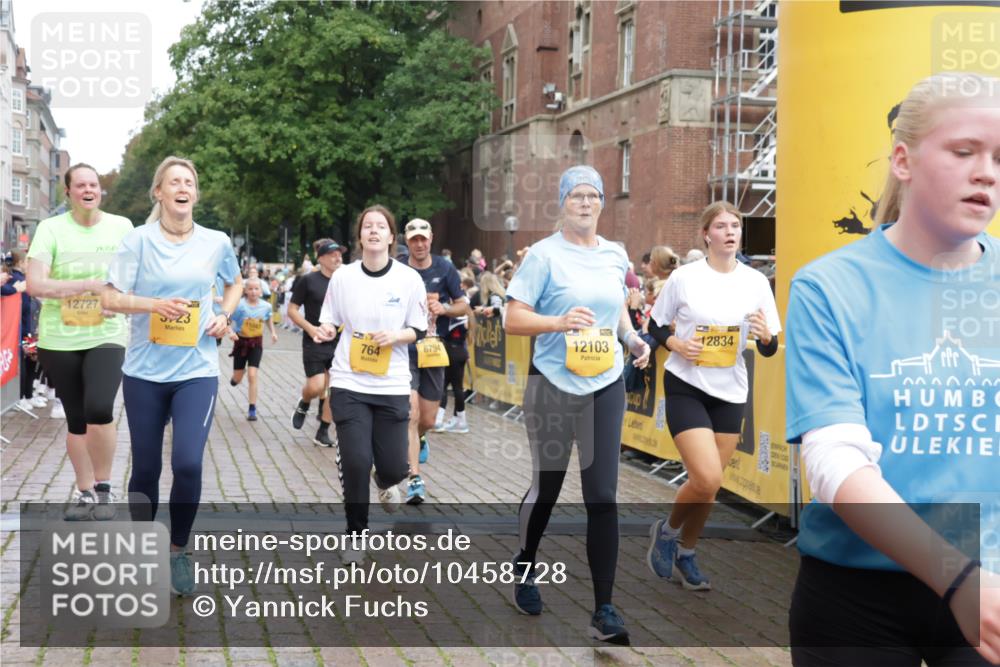 13.09.2026 - Kiel Lauf Yannick Fuchs http://msf.ph/oto/10458728 13.09.2026 09:51:03 Ziel 232, 249, 468, 763, 764, 1373, 1776, 1949, 2056, 2777, 3723, 5445, 6115, 6118, 6138, 6794, 6829, 6923, 7449, 7528, 9551, 10626, 11047, 11141, 12103, 12727, 12834, 797, 1545, 2811, 2816, 3289, 3561, 3838, 4145, 4389, 5235, 5851, 6336, 6455, 6592, 6647, 6893, 7134, 7585, 7662, 7694, 8405, 8407, 8672, 9550, 9990, 10155, 10302, 10333, 10865, 11652, 12319, 12705, 940, 956, 2466, 3089, 4217, 5731, 5913, 6009, 6363, 11852, 2811, 2816, 3561, 4229, 5184 meine-sportfotos.de