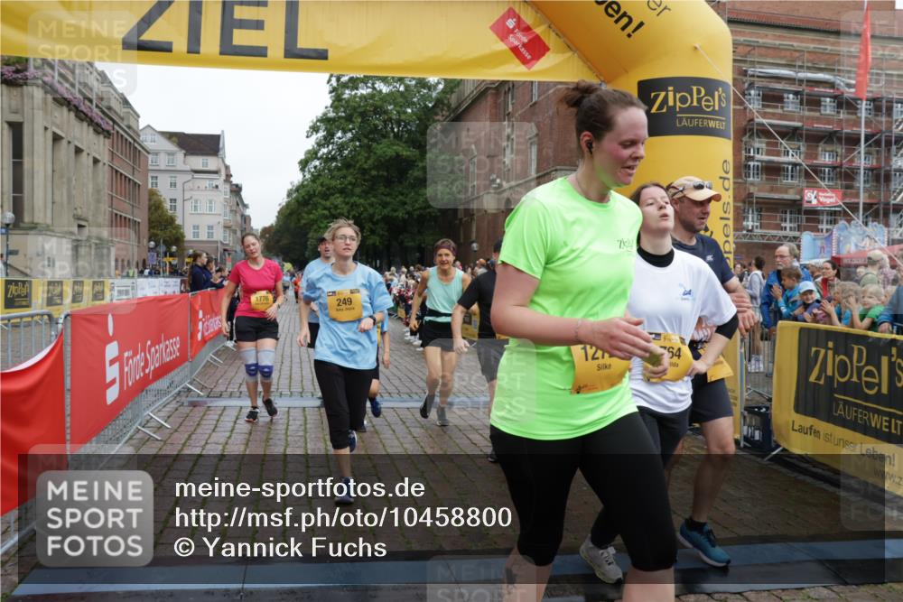 13.09.2026 - Kiel Lauf Yannick Fuchs http://msf.ph/oto/10458800 13.09.2026 09:51:05 Ziel 232, 249, 468, 764, 1373, 1776, 1949, 2056, 2777, 3723, 5445, 6115, 6118, 6138, 6794, 6923, 7528, 9551, 10626, 11047, 11141, 12103, 12727, 12834, 763, 797, 1545, 1949, 3289, 3838, 4145, 4389, 5235, 5851, 6138, 6336, 6455, 6592, 6647, 6829, 6893, 7134, 7449, 7585, 7662, 7694, 8405, 8407, 8672, 9550, 9990, 10155, 10302, 10333, 10865, 11652, 12319, 12705, 940, 956, 2466, 3089, 4217, 5731, 5913, 6009, 6363, 11143, 11852, 11997, 1545, 2811, 2816, 3289, 3561, 4229 meine-sportfotos.de
