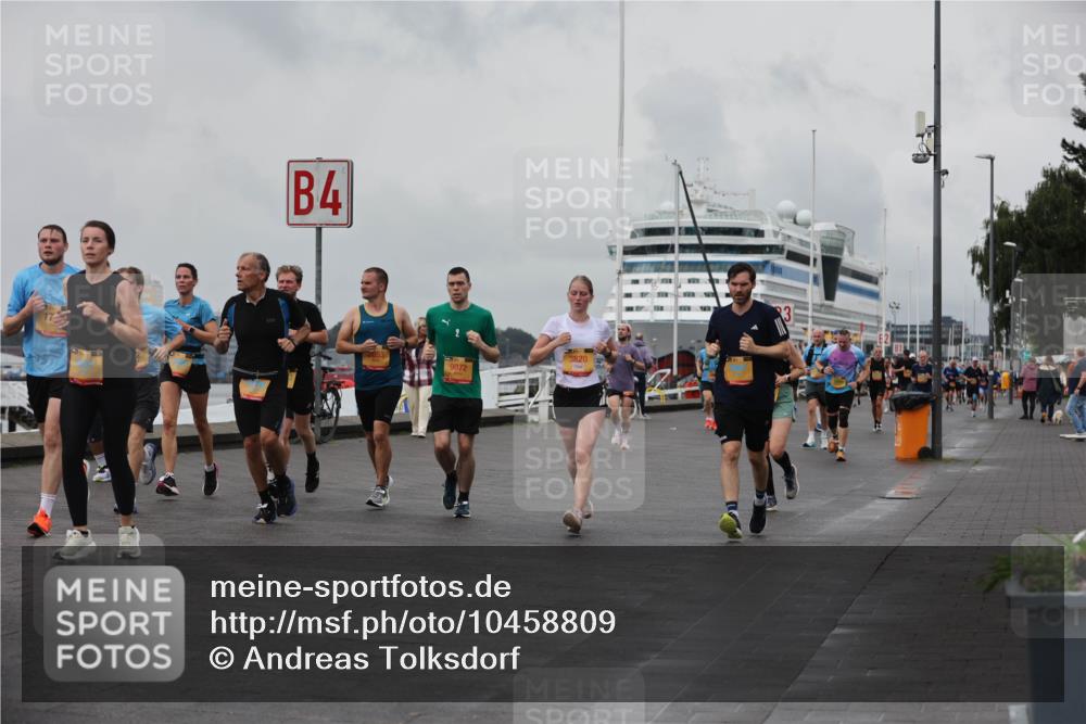 13.09.2026 - Kiel Lauf Andreas Tolksdorf http://msf.ph/oto/10458809 13.09.2026 11:59:52 Kiellinie 4, 7653, 9072, 3820 meine-sportfotos.de