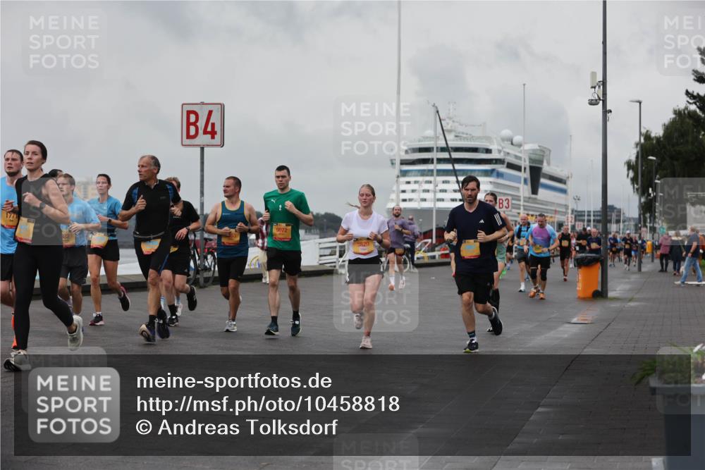 13.09.2026 - Kiel Lauf Andreas Tolksdorf http://msf.ph/oto/10458818 13.09.2026 11:59:52 Kiellinie 1771, 882, 4, 9072, 3820, 3 meine-sportfotos.de