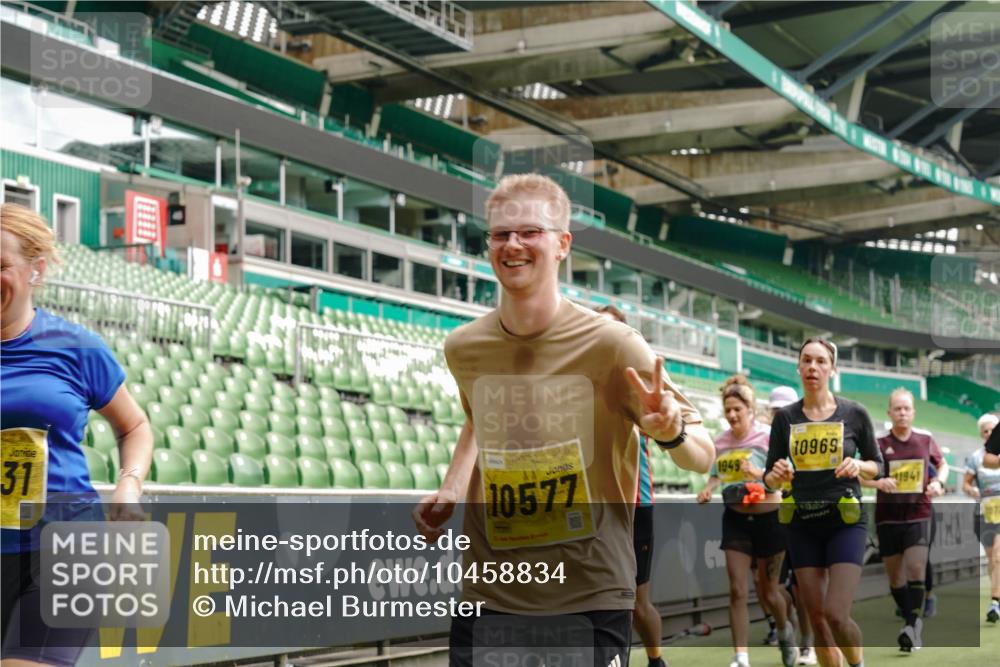 13.09.2026 - 21. swb-Marathon Bremen Michael Burmester http://msf.ph/oto/10458834 13.09.2026 10:33:51 Laufen im Stadion 10018, 10067, 10078, 10147, 10166, 10177, 10184, 10203, 10211, 10226, 10236, 10240, 10243, 10249, 10254, 10297, 10300, 10322, 10355, 10356, 10372, 10374, 10379, 10383, 10394, 10408, 10415, 10423, 10428, 10460, 10486, 10494, 10530, 10550, 10565, 10578, 10604, 10639, 10668, 10669, 10670, 10673, 10675, 10687, 10691, 10699, 10700, 10721, 10728, 10745, 10749, 10750, 10771, 10772, 10787, 10788, 10794, 10809, 10828, 10857, 10914, 11126, 11162, 11343, 11803, 11965 meine-sportfotos.de