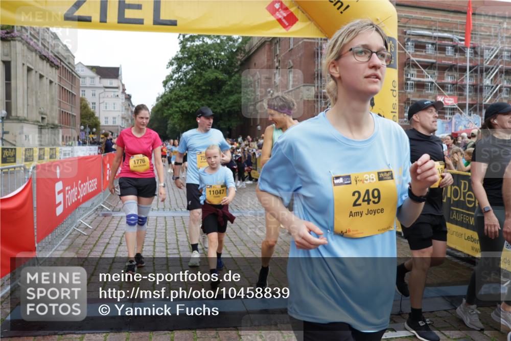 13.09.2026 - Kiel Lauf Yannick Fuchs http://msf.ph/oto/10458839 13.09.2026 09:51:07 Ziel 232, 249, 468, 764, 1776, 2056, 2777, 3723, 5445, 6009, 6115, 6118, 6794, 6923, 7528, 10626, 11047, 12103, 12727, 12834, 468, 763, 797, 1373, 1545, 1949, 3289, 3838, 4145, 4389, 5235, 5851, 6138, 6336, 6455, 6592, 6647, 6829, 6893, 7134, 7449, 7585, 7662, 7694, 8405, 8407, 8672, 9550, 9551, 9990, 10155, 10333, 10865, 11141, 11652, 12319, 12705, 940, 956, 2466, 2483, 3089, 4217, 4615, 5731, 5913, 6363, 8150, 11143, 11552, 11852, 11997, 1545, 2811, 2816, 3289, 3561, 4229 meine-sportfotos.de