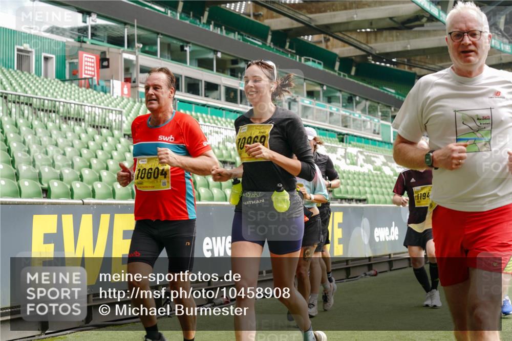 13.09.2026 - 21. swb-Marathon Bremen Michael Burmester http://msf.ph/oto/10458908 13.09.2026 10:33:53 Laufen im Stadion 10018, 10067, 10078, 10147, 10166, 10177, 10184, 10203, 10211, 10226, 10236, 10240, 10243, 10249, 10254, 10297, 10300, 10322, 10355, 10356, 10367, 10368, 10372, 10374, 10379, 10383, 10394, 10408, 10415, 10423, 10428, 10460, 10486, 10494, 10530, 10550, 10578, 10604, 10639, 10668, 10669, 10670, 10673, 10675, 10687, 10691, 10699, 10700, 10728, 10745, 10749, 10750, 10771, 10772, 10787, 10788, 10794, 10809, 10828, 10857, 10914, 11126, 11162, 11343, 11803, 11965 meine-sportfotos.de