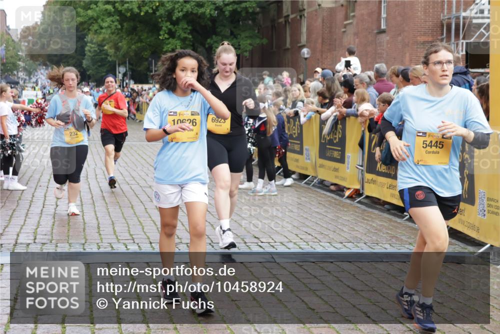 13.09.2026 - Kiel Lauf Yannick Fuchs http://msf.ph/oto/10458924 13.09.2026 09:51:10 Ziel 232, 249, 1776, 2056, 2466, 2777, 4217, 5445, 6009, 6115, 6118, 6794, 6923, 7528, 10626, 11047, 12727, 468, 763, 764, 797, 1373, 1949, 3723, 3838, 4145, 4389, 5235, 5851, 6138, 6336, 6455, 6647, 6794, 6829, 6893, 7134, 7449, 7662, 7694, 8405, 8407, 8672, 9550, 9551, 9990, 10155, 10333, 10865, 11141, 11652, 12103, 12727, 12834, 940, 956, 2483, 3089, 4615, 5731, 5913, 6363, 8150, 11143, 11233, 11494, 11552, 11852, 11997, 1545, 2811, 2816, 3289, 3561, 4145 meine-sportfotos.de